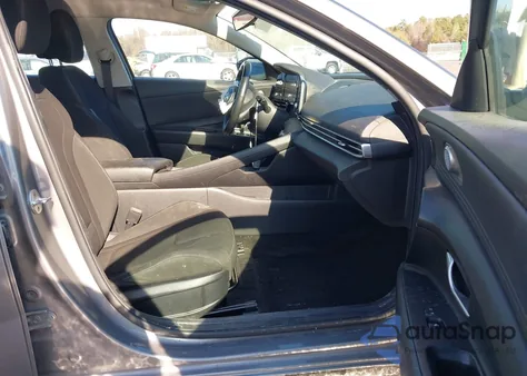 2021 Hyundai Elantra Sel z USA, uszkodzony, nr VIN KMHLS4AG5MU193783